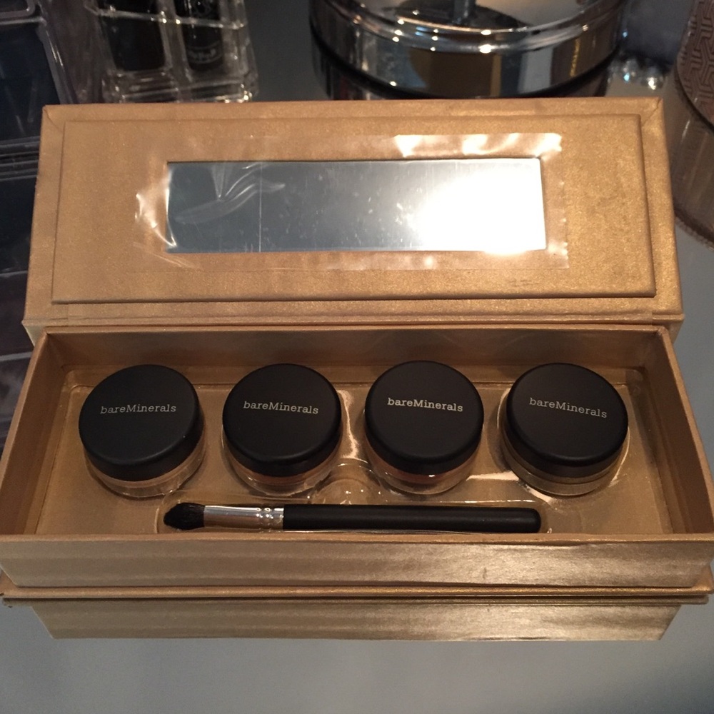 Bare Minerals Set Loose Shadows